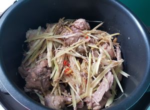 Hình của món Vịt om sấu.