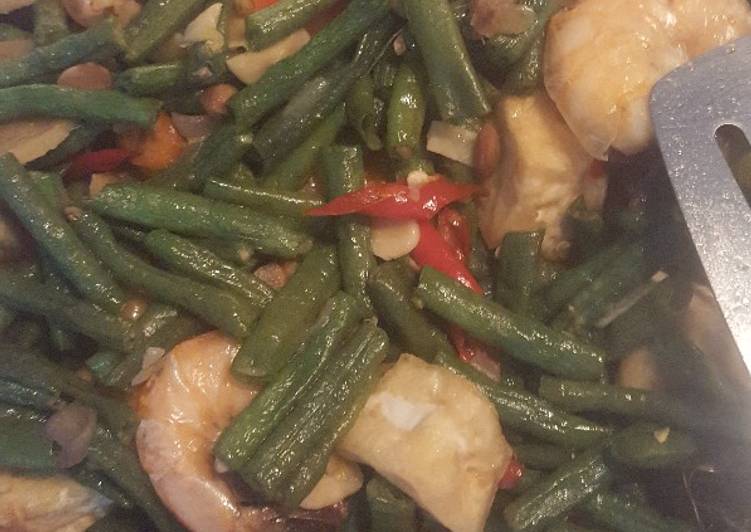 Udang masak tahu tauco