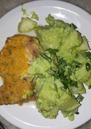 Una foto de Carne A La Cacerola Con Papas Verdes