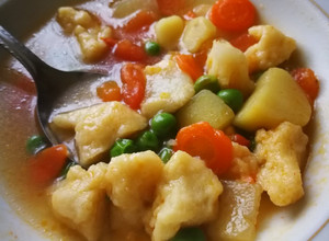 Édes-sós zöldborsóleves vajgaluskával 🍃 recept fotója