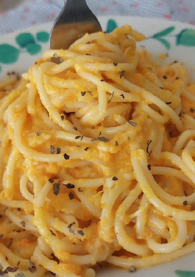 Una foto de Pasta con salsa de Zanahoria 🥕🥕🥕