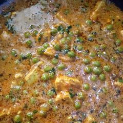 A picture of Matar paneer.