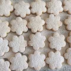 Una foto de 232 • Biscotti friabilissimi con tuorli sodi (ricetta di Chiara Maci da “L’Italia a morsi”) 👏👏👏