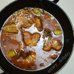 A picture of Potol diye Rui Macher Jhal.