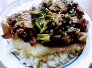 Una foto de pescado frito con maicena