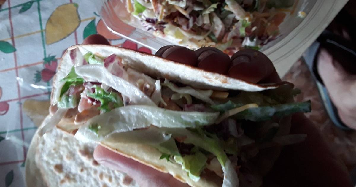 Ensalada Texas en burrito con salsa de yogurt Receta de Cookpad