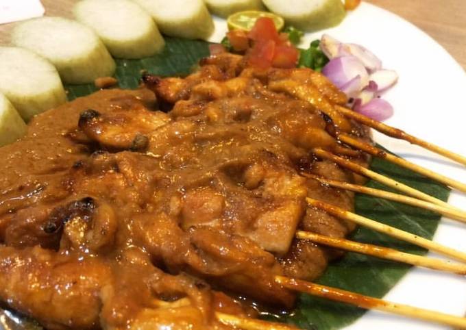 Resep Sate ayam lontong bumbu kacang yang Bisa Manjain Lidah