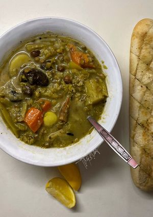 A picture of Vegetables and pulses soup (a Kickass flu repealer 🤭😆✌🏽).