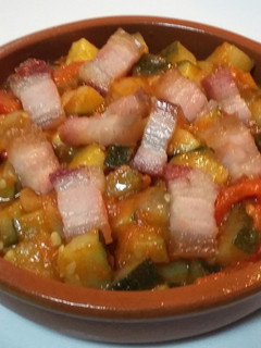 Una foto de Calabacín al curry con torreznos