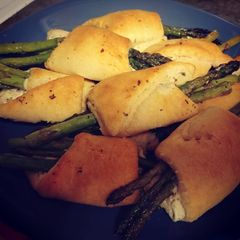 A picture of Cream Cheese Asparagus Crescents.