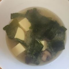 A picture of Miso soup.