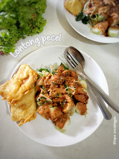 Foto resep Lontong pecel (bumbu pecel instan)