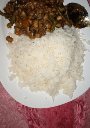 A picture of White Rice with Beans porridge.
