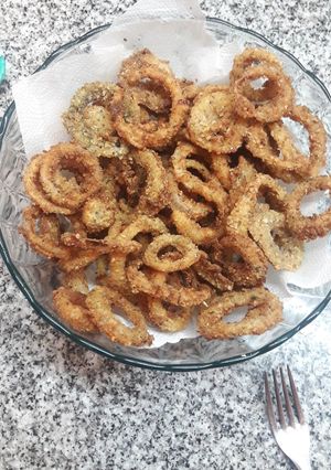 Una foto de Aros de cebolla crujientes😋