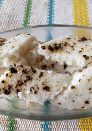 A picture of Idda (White Dhokla).