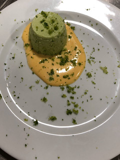 Una foto de Mousse de brócoli a la salsa de limón