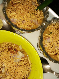 मटर चाट (matar chat recipe in Hindi) रेसिपी मुख्य फोटो