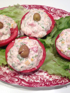 Una foto de Tomates rellenos de ensaladilla