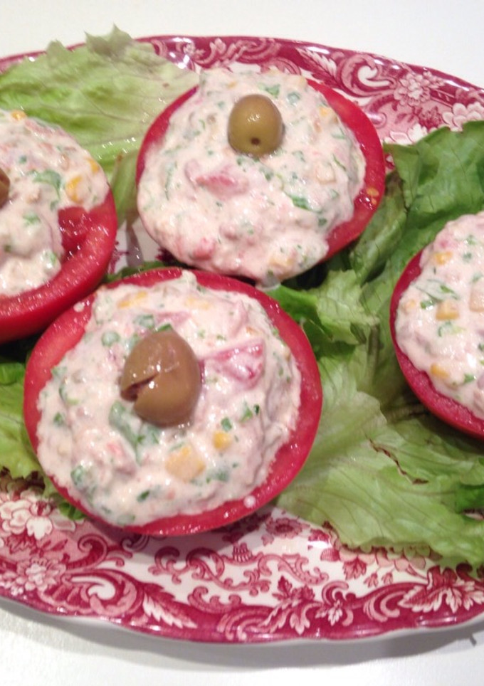 Una foto de Tomates rellenos de ensaladilla