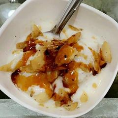 A picture of Dahi papdi.