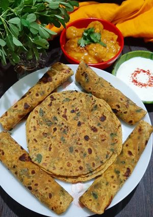 মেথি থেপলা (Methi thepla recipe in bengali) রেসিপির প্রধান ছবি