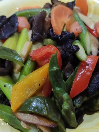Easy Steps Prepare Recipes Stir fry Asparagus with black fungus the So Delicious Appealing.