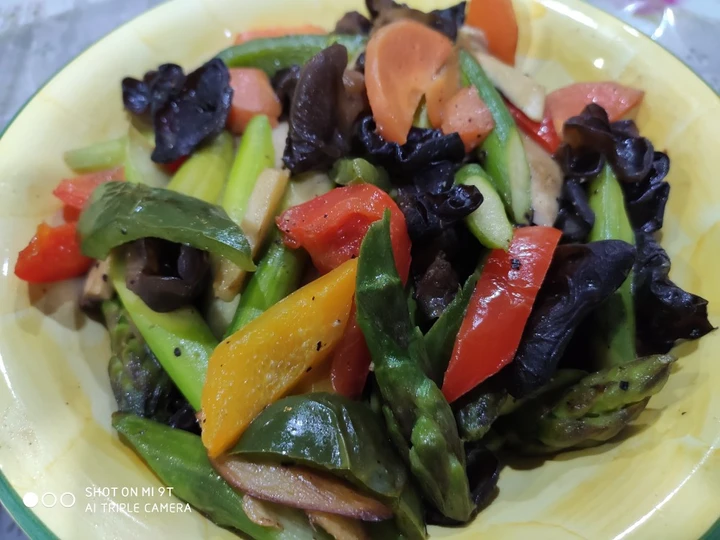 Easy Steps Prepare Recipes Stir fry Asparagus with black fungus the So Delicious Appealing.