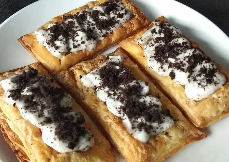 Langkah Mudah untuk Menyiapkan Cookies &amp; Cream Cheese Puff Pastry 🍪 yang Sempurna