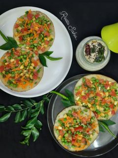 रवा उत्तपम (Rava uttapam recipe in hindi) रेसिपी मुख्य फोटो