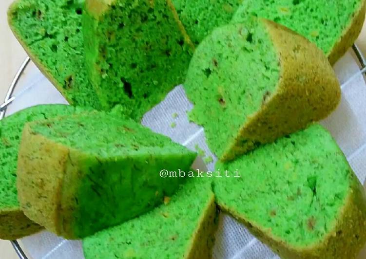 Bolu kukus pisang pandan