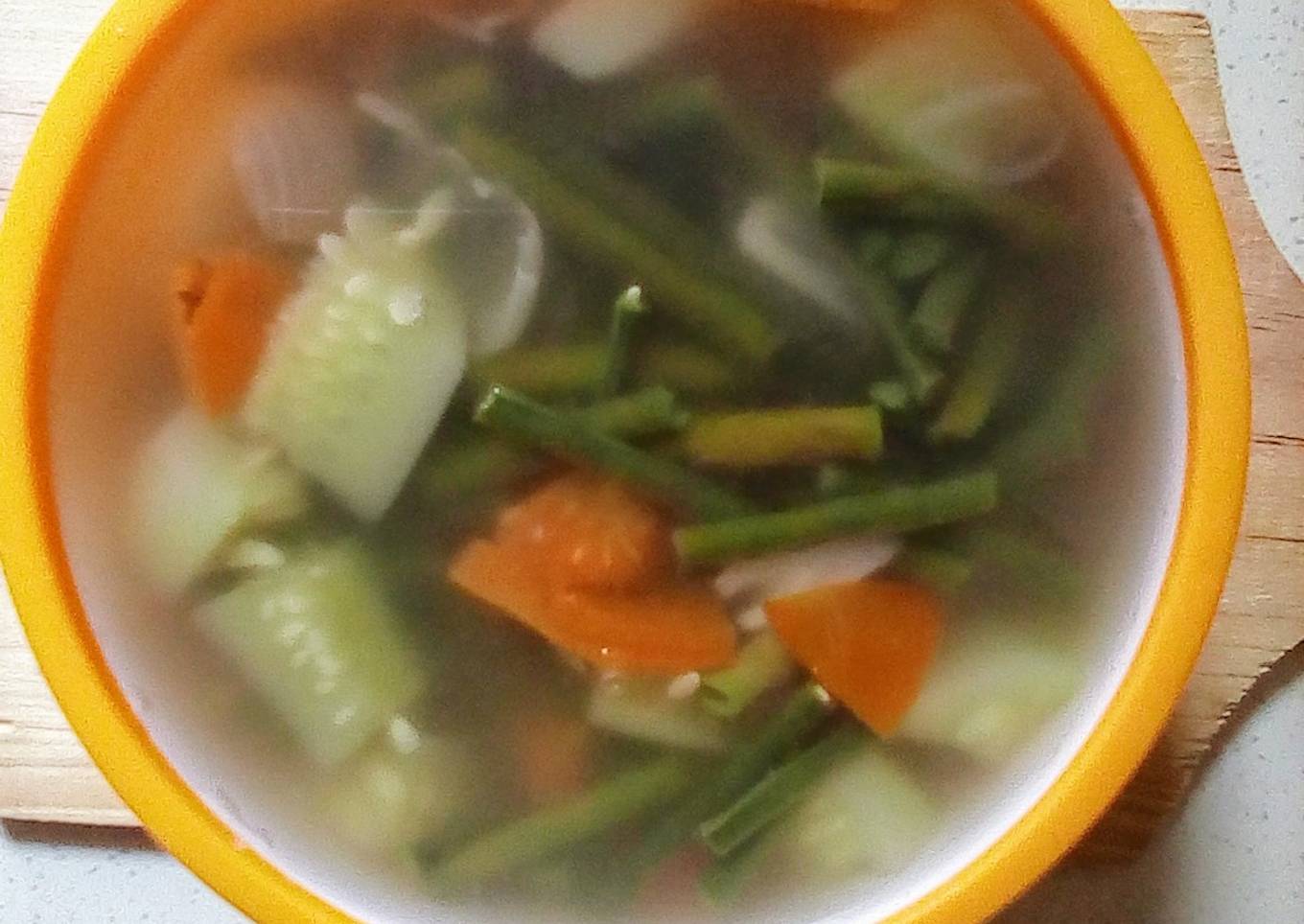 Asam dengan sayuran, kacang panjang dan mentimun petir (contoh versi pedas)