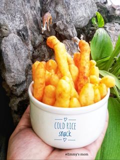 Hình của món Snack cơm nguội 🍚.