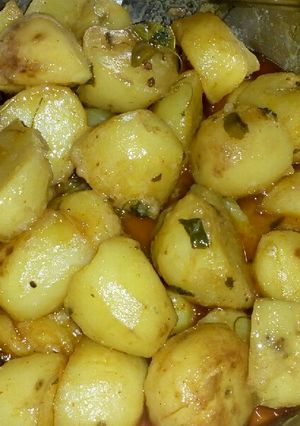 A picture of Dum Aloo.