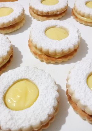 Una foto de Lunettes con curd de limón 🍋