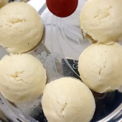 A picture of Rawa idli.