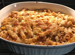 Una foto de Macarrones gratinados con atún y maicitos