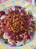 Insalatona con ceci speziati