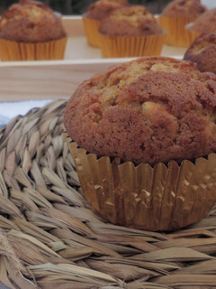 Una foto de Muffins de coco, mango y chocolate blanco