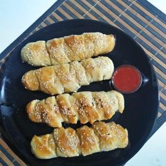 A picture of Chicken bread roll.