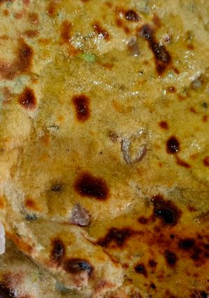 A picture of Tandoori pyaaz parantha.