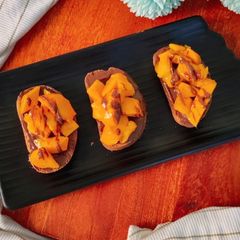 A picture of Mango Nutella Toasties.