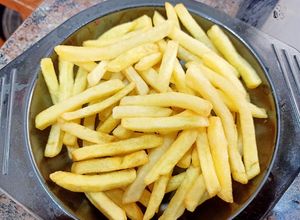 Hình của món Khoai tây chiên cho bé ăn vặt chiều.