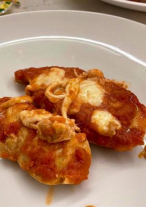 Foto di Petto di pollo al pomodoro e scamorza affumicata filante