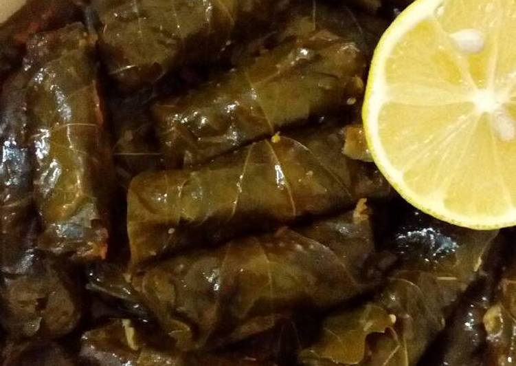 محشي ورق عنب باللحم المفروم