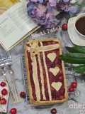 ચેરી સ્લેબ એગલેસ પાઈ (Cherry Slab eggless Pie Recipe In Gujarati)