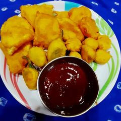 A picture of Mix Bhajiya Platter.