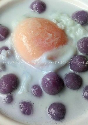 รูปของ บัวลอยมันม่วงไข่หวาน