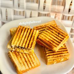 A picture of Sandwich 🥪.