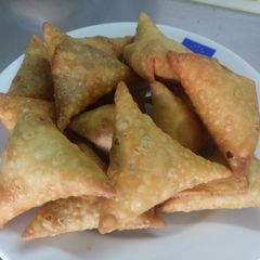 A picture of Beef samosa.