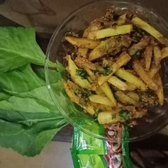 A picture of Green spinach fries.